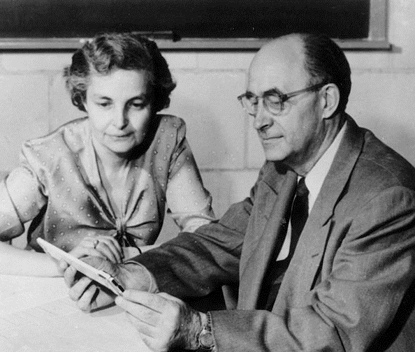 Laura_and_Enrico_Fermi_1954